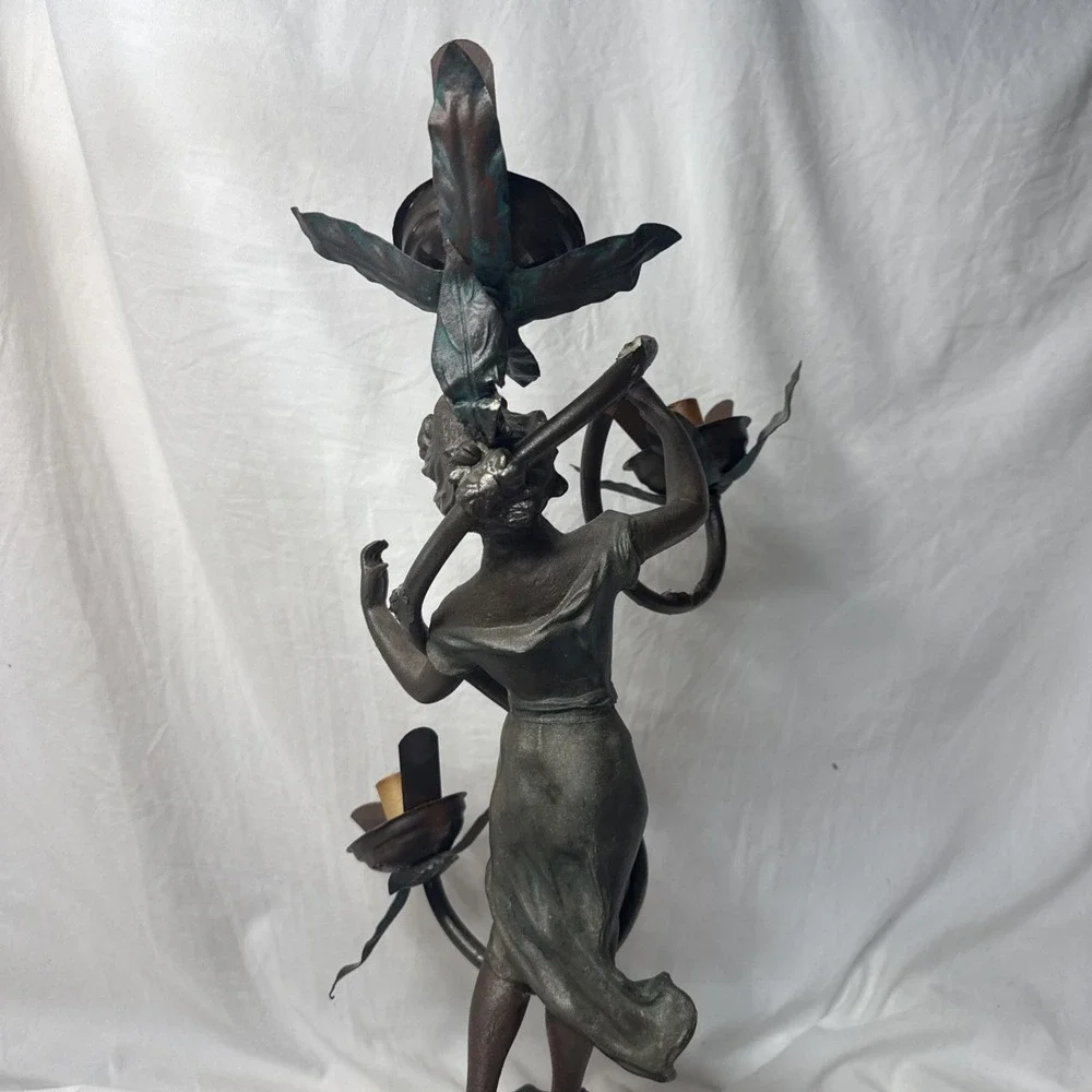 N/A this antique